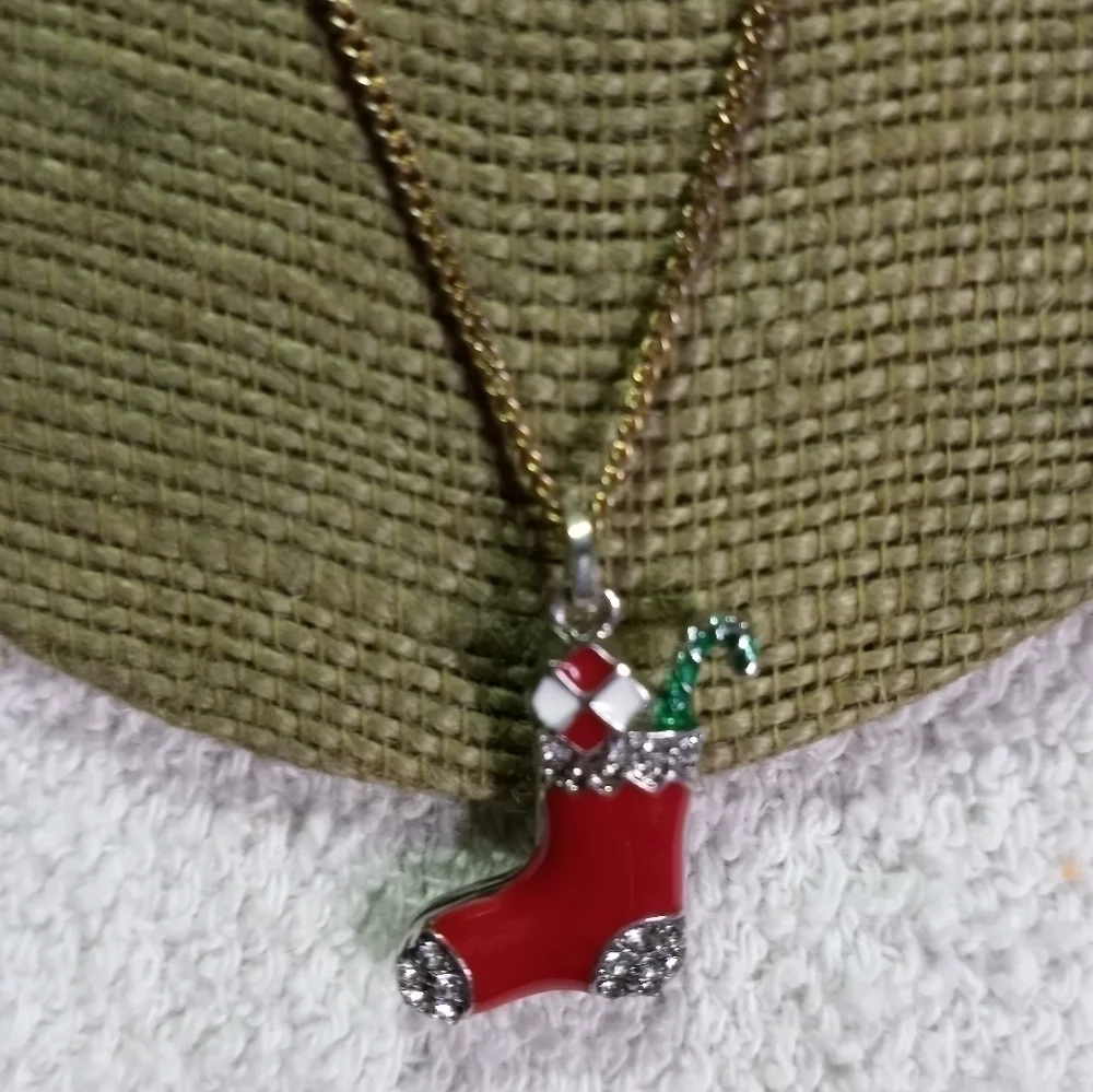 Silvertone red green crystal stocking pendant on goldtone chain - Picture 3 of 6